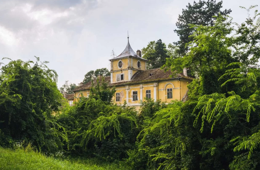 Castel Savoia, Croatia